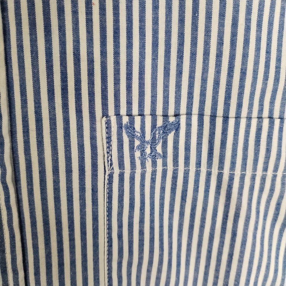 American Eagle Men's XL Classic Fit Blue White Striped Button Down Shirt Preppy
